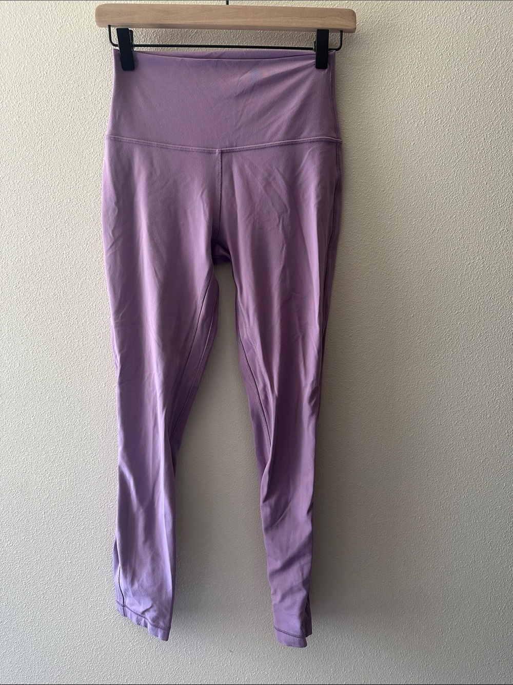 Lululemon Align High-Rise Pant 25"
Wisteria Purple W5DKZS size 6 - Picture 8 of 9